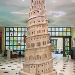 Hotel Art Babylon 4*