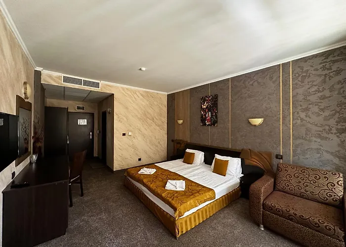 Отель Art Babylon 4*