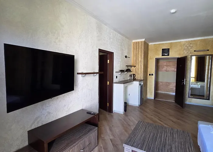 Hotel Art Babylon 4*